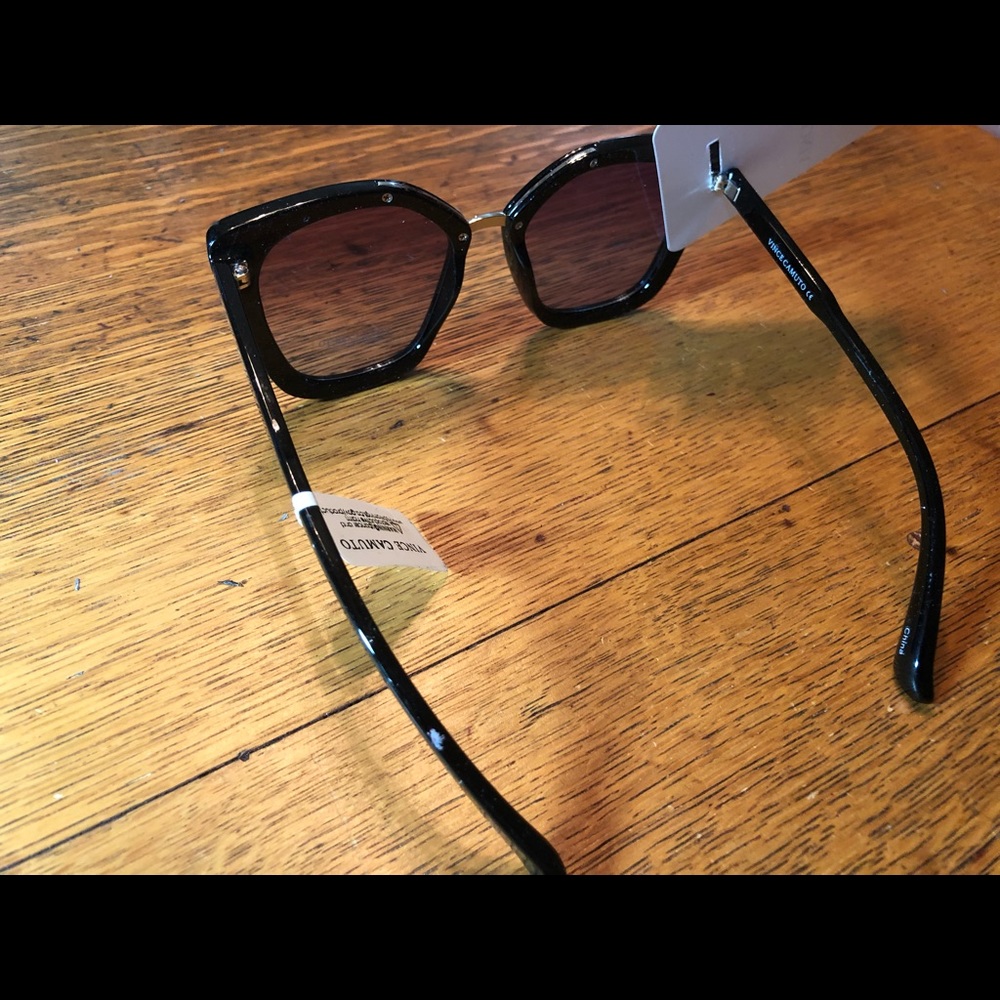 Vince Camuto Sunglasses - Picture 5 of 6